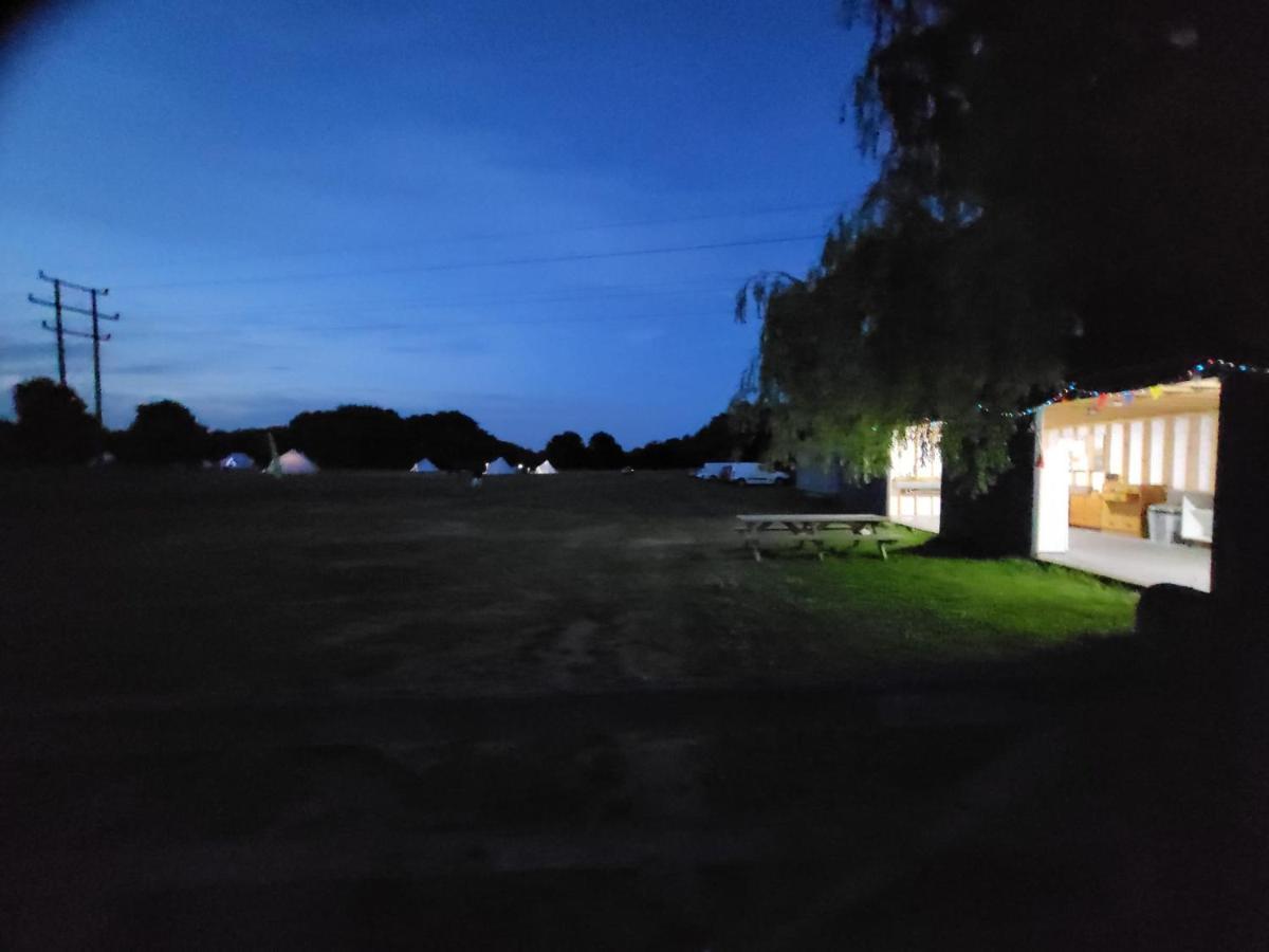 Dorset Glamping Fields Hotel Corfe Mullen Eksteriør billede